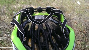 como colocarte el casco de bicicleta