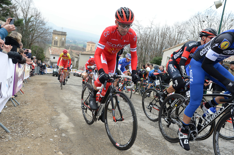 bicicleta-orbea-orca-subiendo-repecho